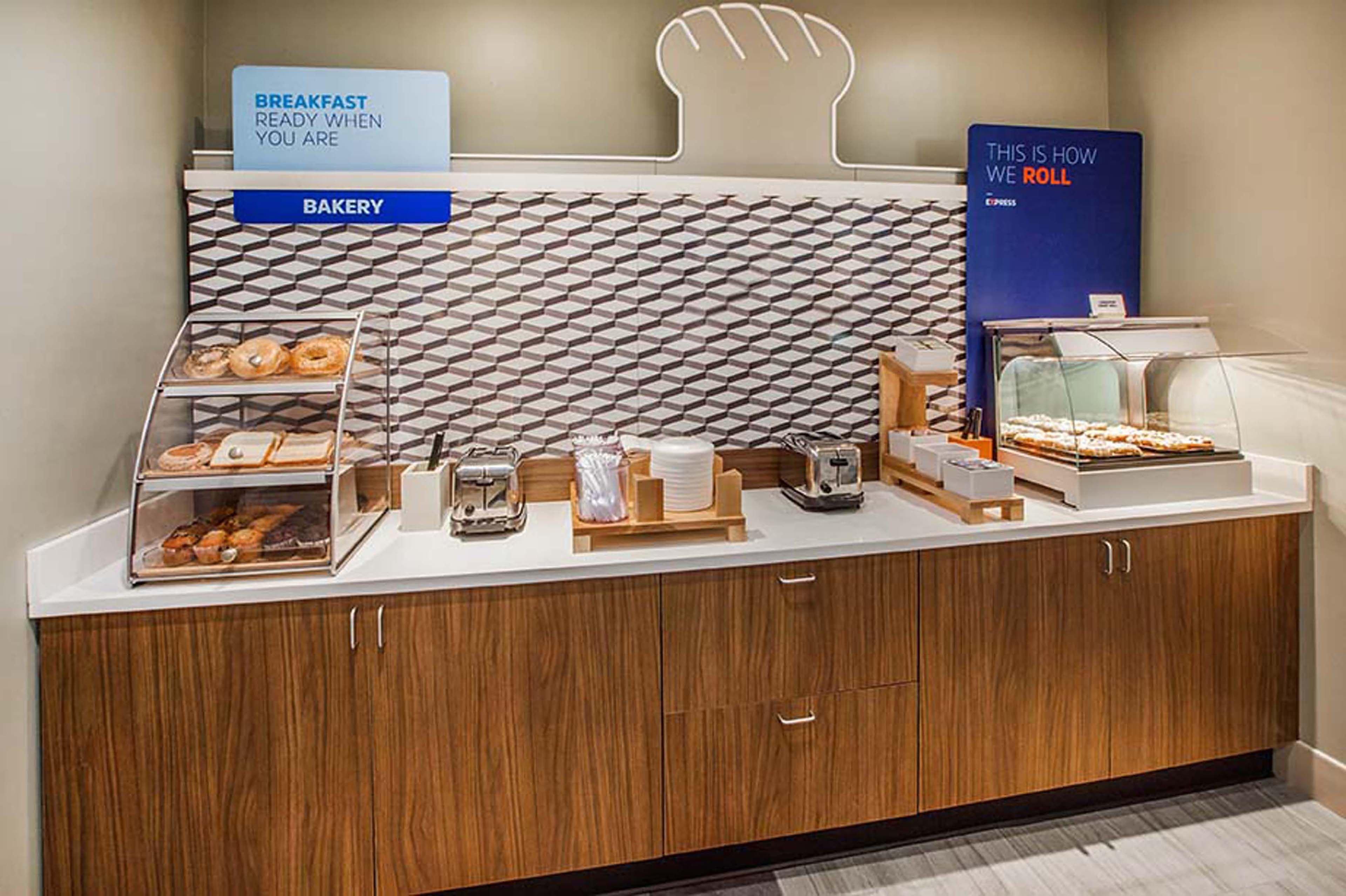 Holiday Inn Express Hotel & Suites Livingston Ngoại thất bức ảnh